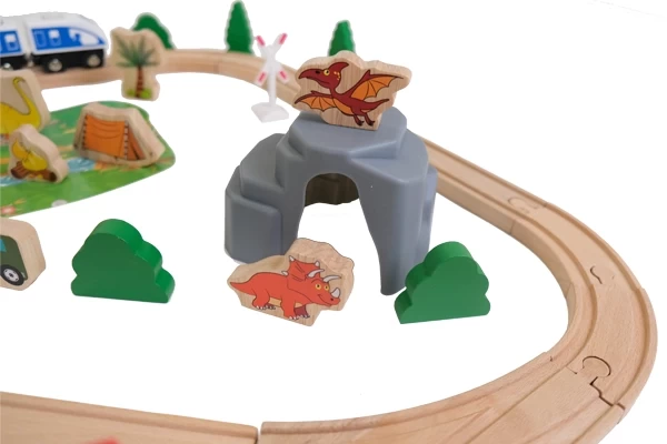 Kleine grot en houten figuurtjes