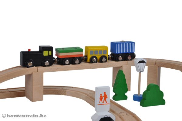 Goederentrein met 3 wagons.