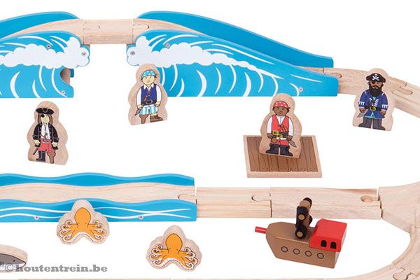 De 4 zeerovers en boot zorgen voor veel speelplezier.
