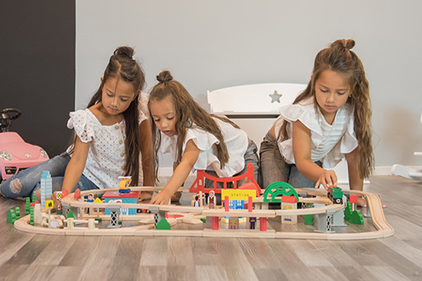 Chelsea (8 jr), Avalon (4 jr) en Fayenne (6 jr).