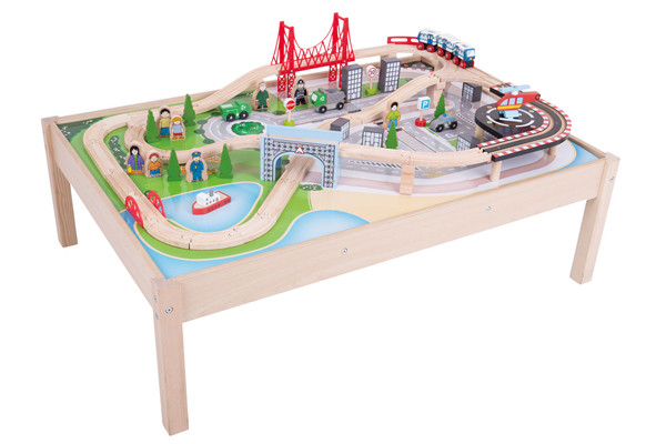 City trein en tafel van Bigjigs.