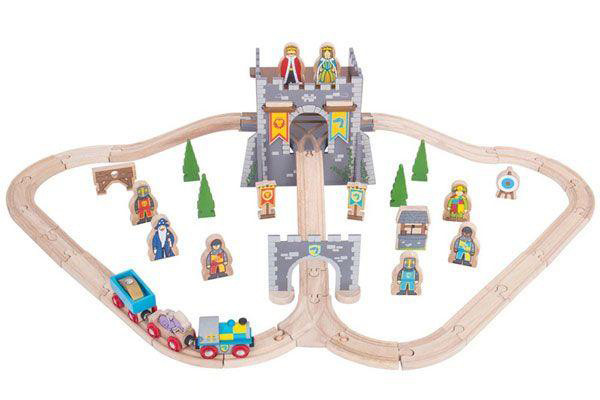 Prachtige middeleeuwse treinset van Bigjigs.