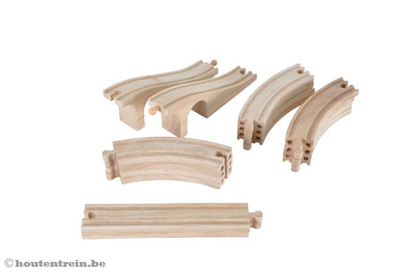 Zelf je houten treinbaan leggen.